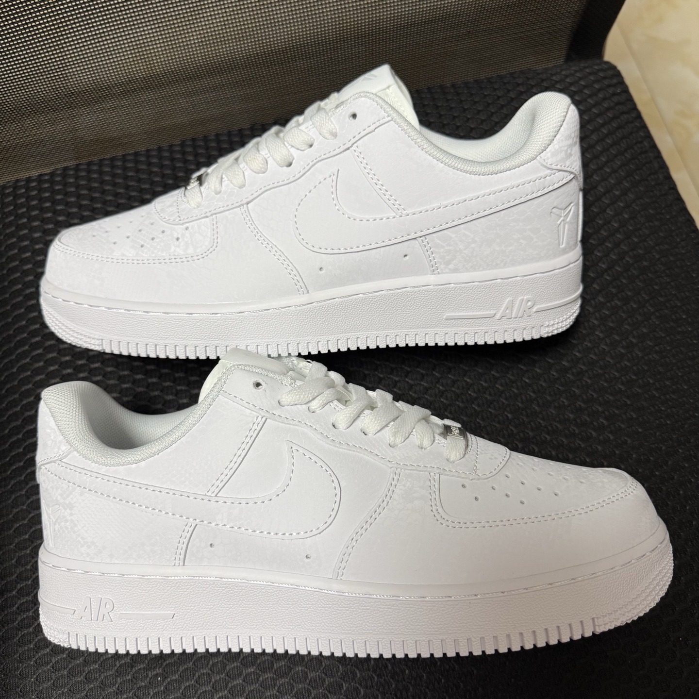 重磅特价♨️双十一感恩回馈 空军科比联名白色 市场顶级品质之一🉐尺码39-46全码齐！货号IB0018-