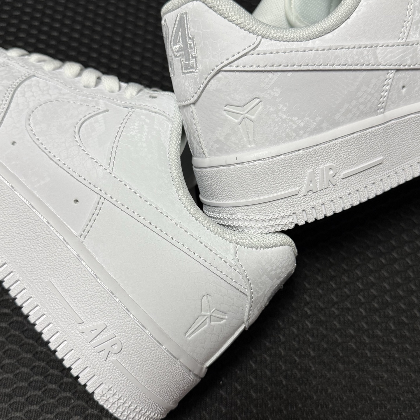 重磅特价♨️双十一感恩回馈 空军科比联名白色 市场顶级品质之一🉐尺码39-46全码齐！货号IB0018-