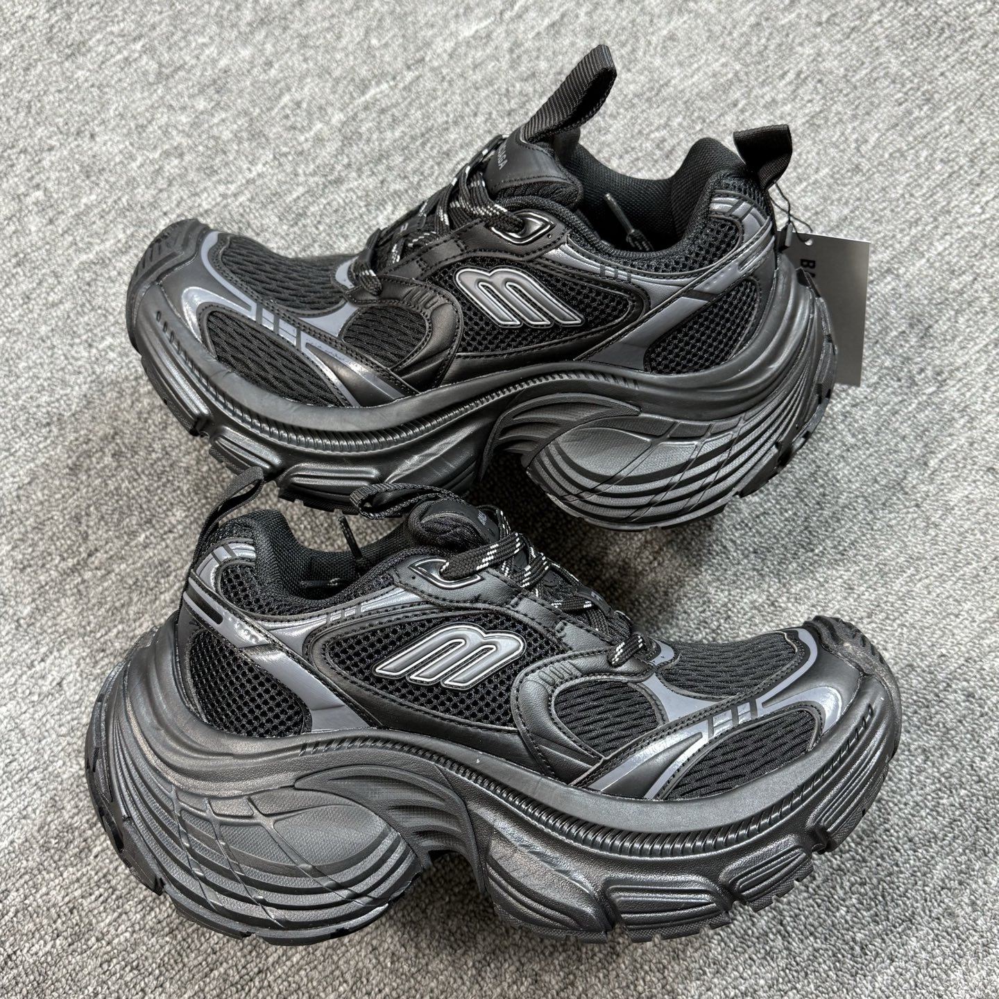 ♨️♨️重磅特价 双十一重磅特价！市场知名版本 巴黎世家10XL 没有华丽文案说词，只有实打实的价格回馈