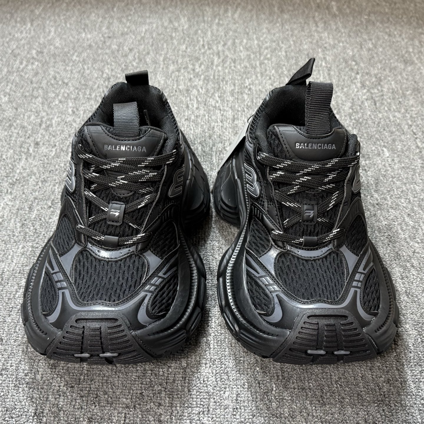 ♨️♨️重磅特价 双十一重磅特价！市场知名版本 巴黎世家10XL 没有华丽文案说词，只有实打实的价格回馈