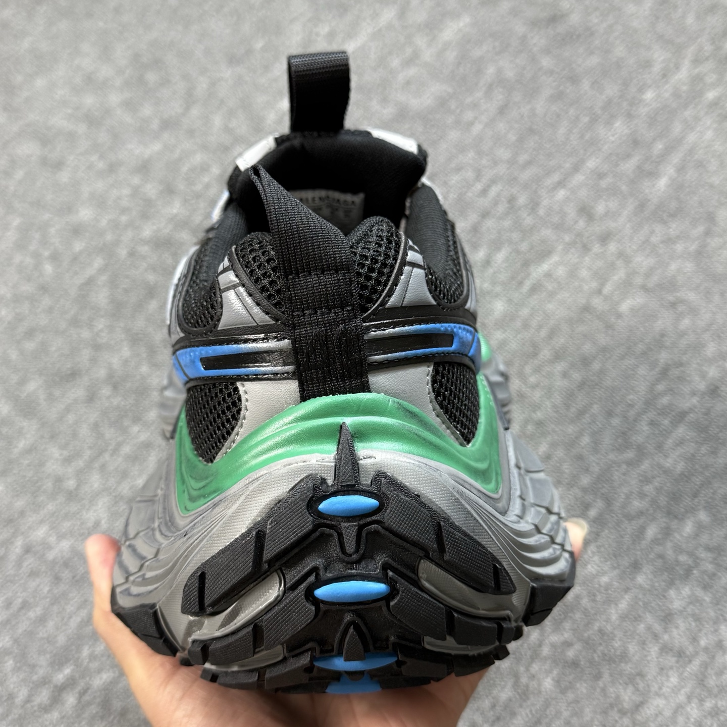 ♨️♨️♨️重磅特价 双十一重磅特价！市场知名版本 巴黎世家10XL 没有华丽文案说词，只有实打实的价格