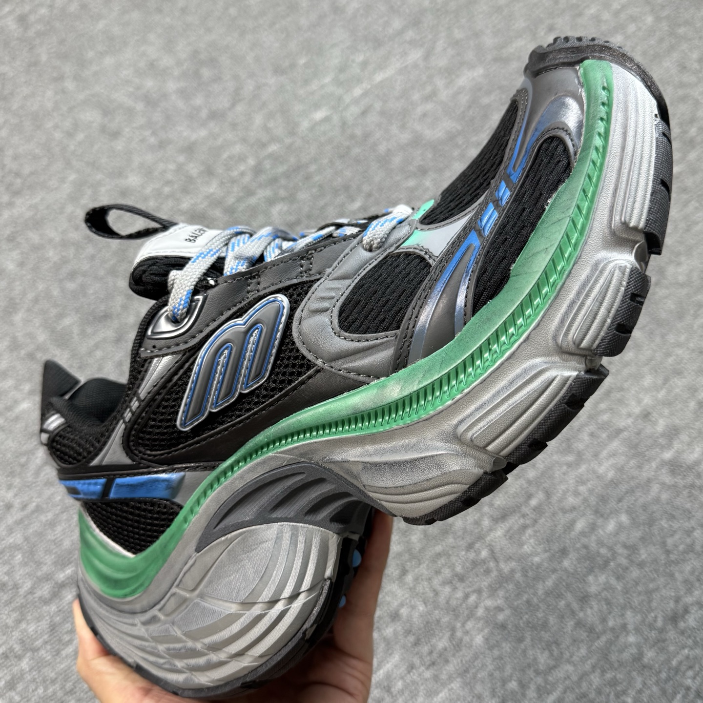 ♨️♨️♨️重磅特价 双十一重磅特价！市场知名版本 巴黎世家10XL 没有华丽文案说词，只有实打实的价格