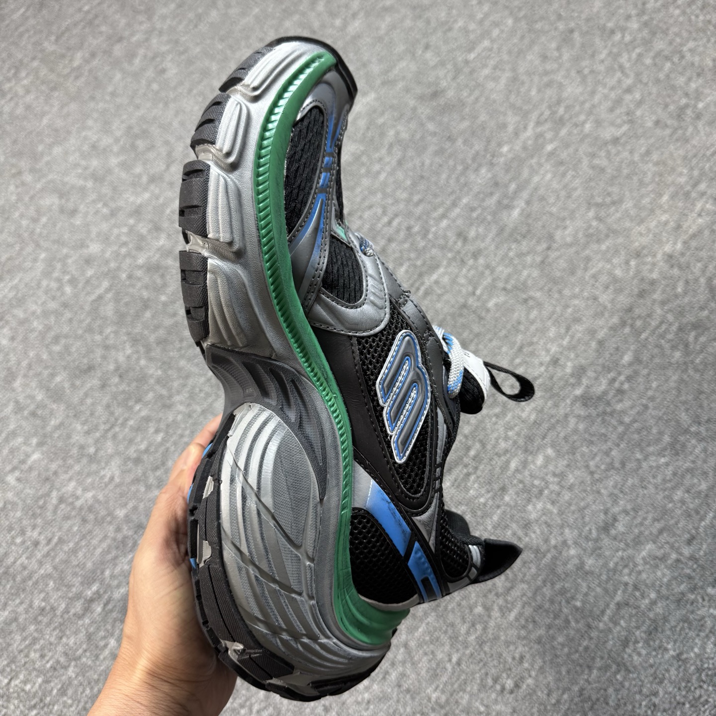 ♨️♨️♨️重磅特价 双十一重磅特价！市场知名版本 巴黎世家10XL 没有华丽文案说词，只有实打实的价格