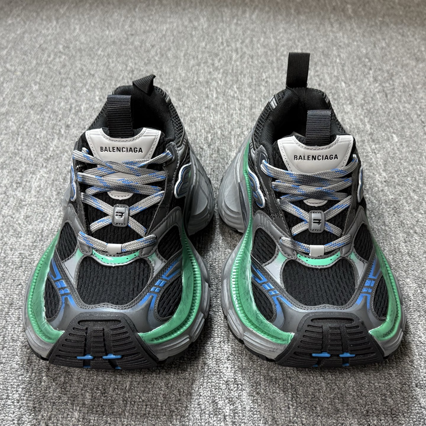 ♨️♨️♨️重磅特价 双十一重磅特价！市场知名版本 巴黎世家10XL 没有华丽文案说词，只有实打实的价格