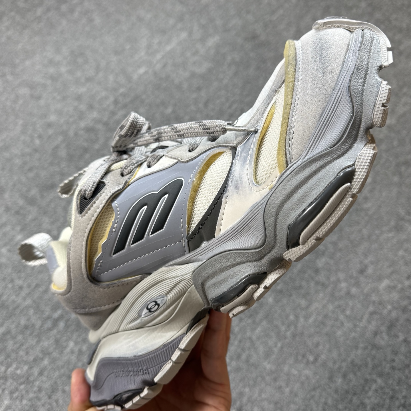 ♨️♨️特价双十一重磅特价！市场知名版本 巴黎世家11代 没有华丽文案说词，只有实打实的价格回馈！尺码3