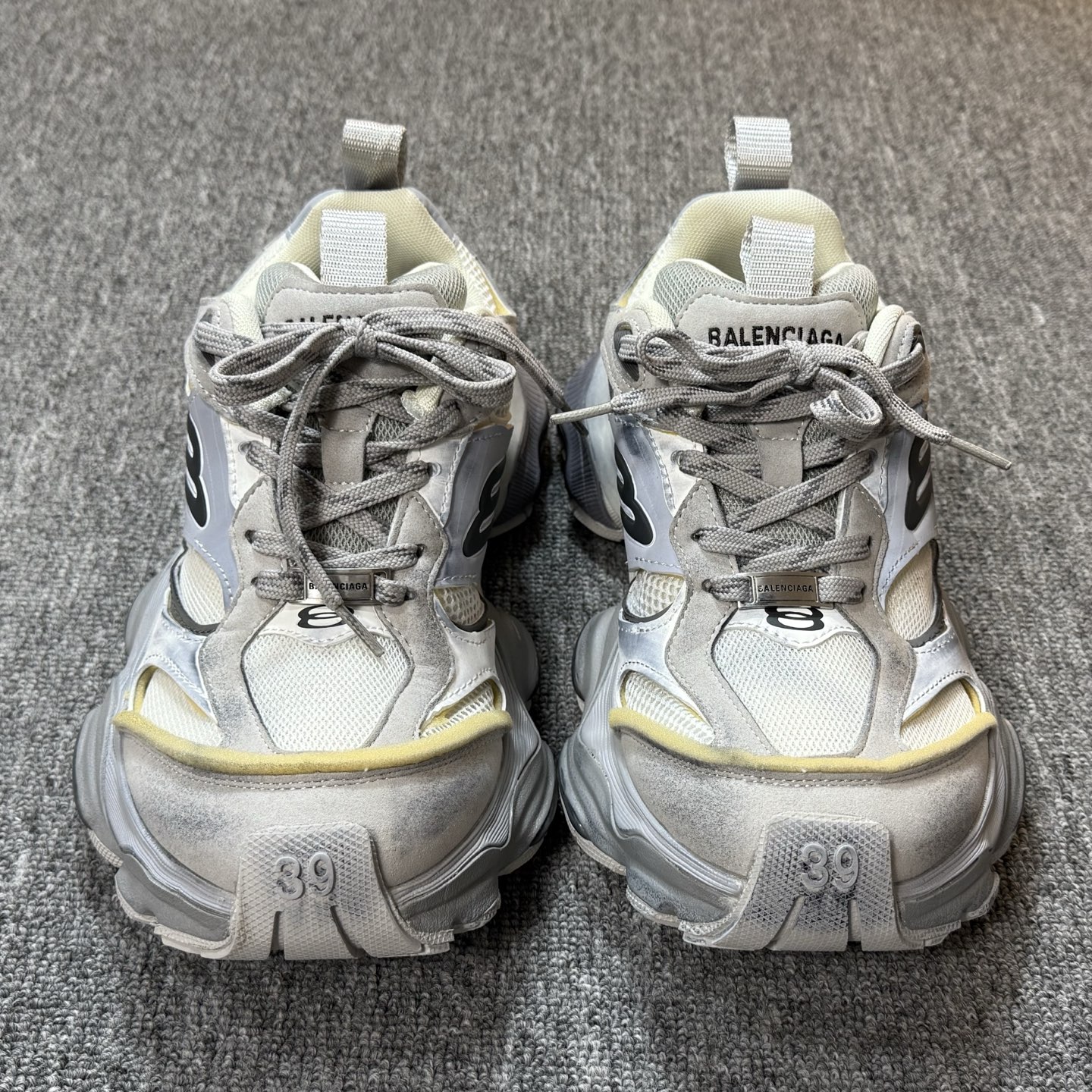 ♨️♨️特价双十一重磅特价！市场知名版本 巴黎世家11代 没有华丽文案说词，只有实打实的价格回馈！尺码3