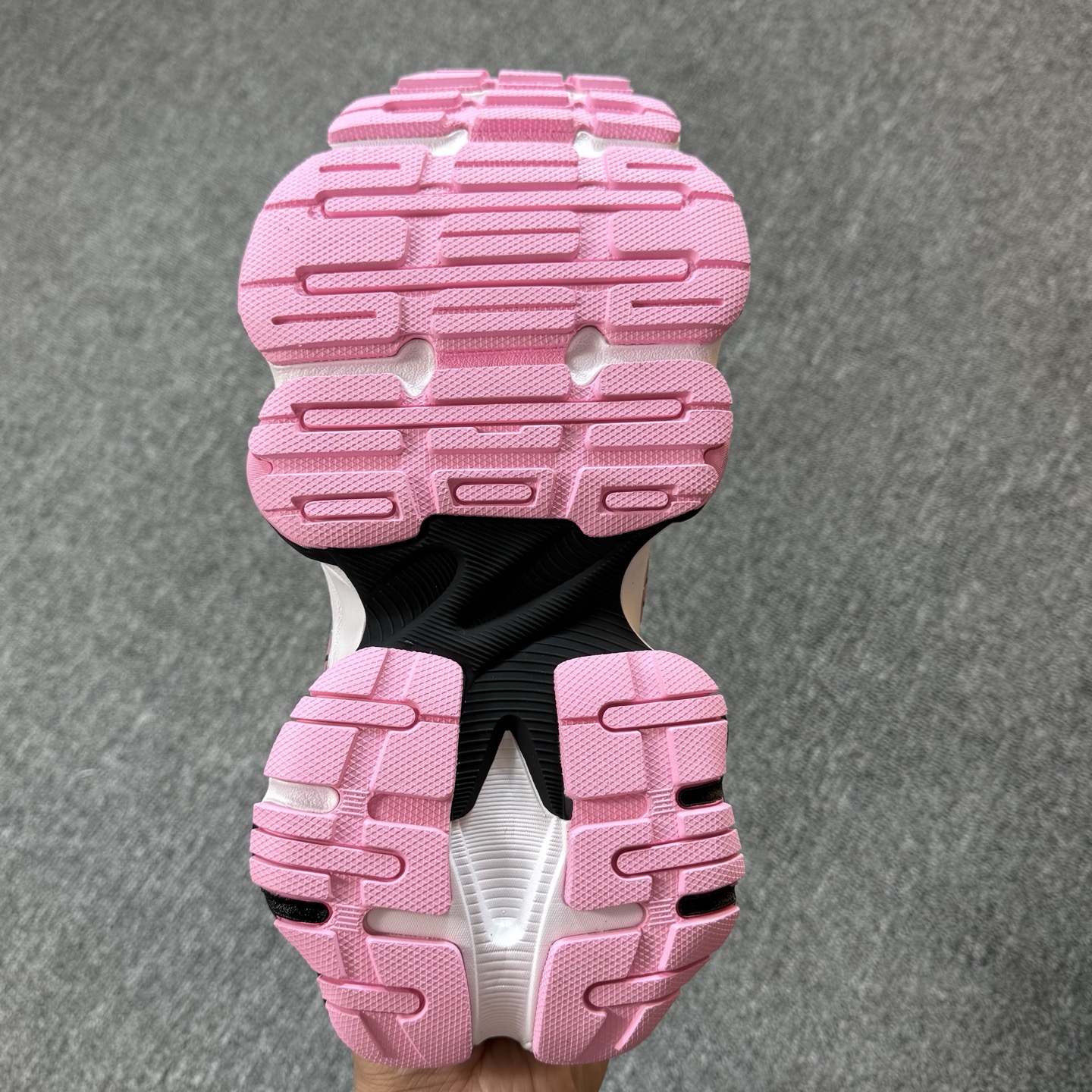 ♨️特价双十一重磅特价！市场知名版本 巴黎世家11代 没有华丽文案说词，只有实打实的价格回馈！尺码35-