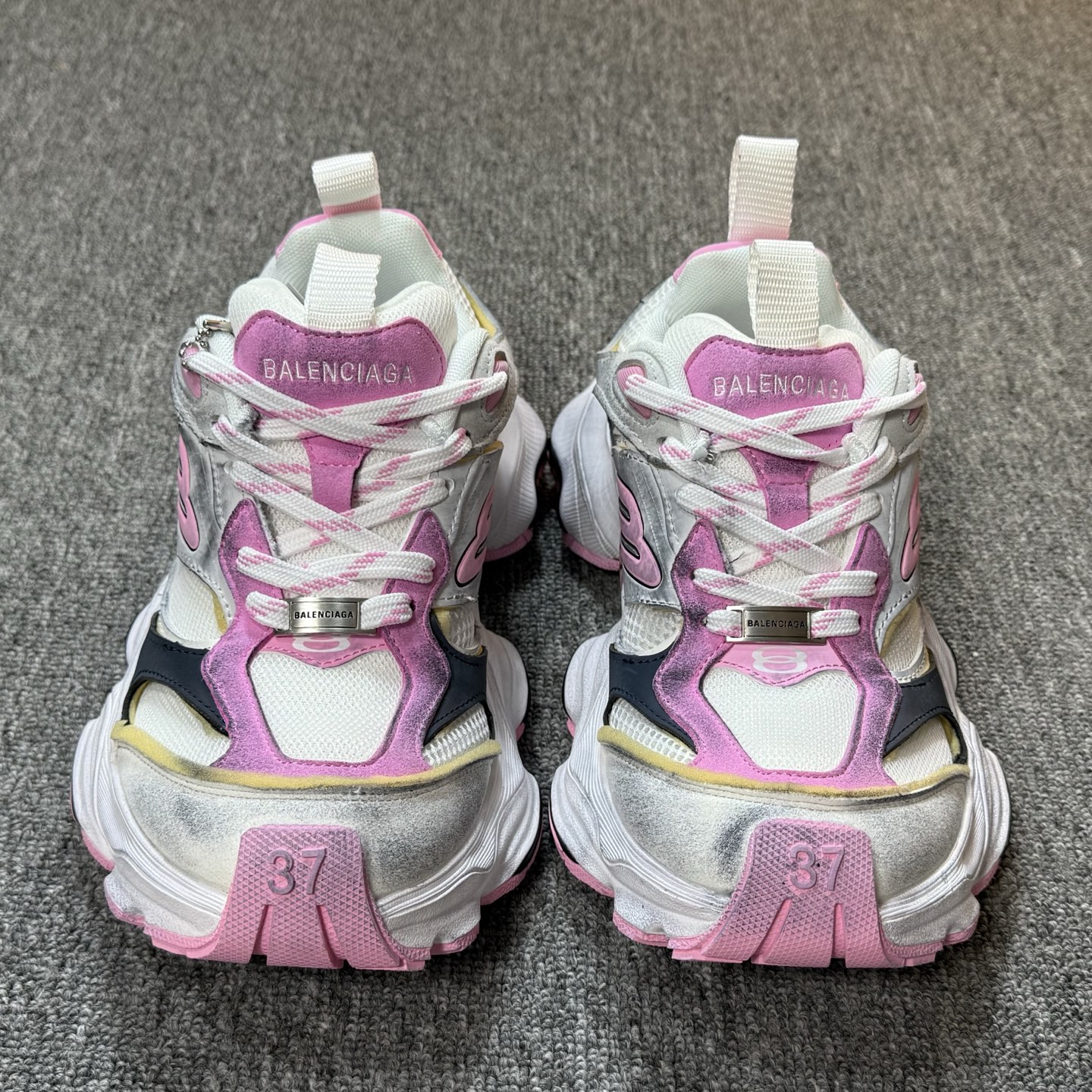 ♨️特价双十一重磅特价！市场知名版本 巴黎世家11代 没有华丽文案说词，只有实打实的价格回馈！尺码35-