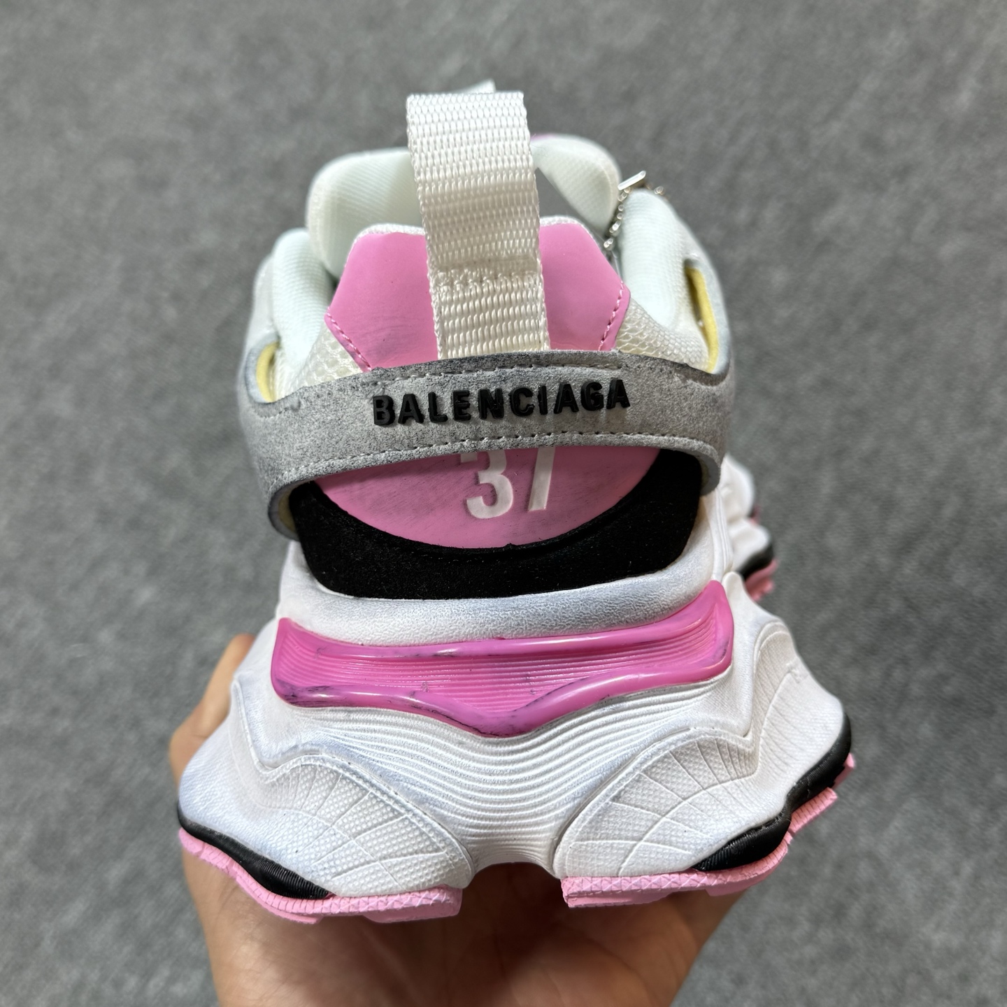 ♨️特价双十一重磅特价！市场知名版本 巴黎世家11代 没有华丽文案说词，只有实打实的价格回馈！尺码35-