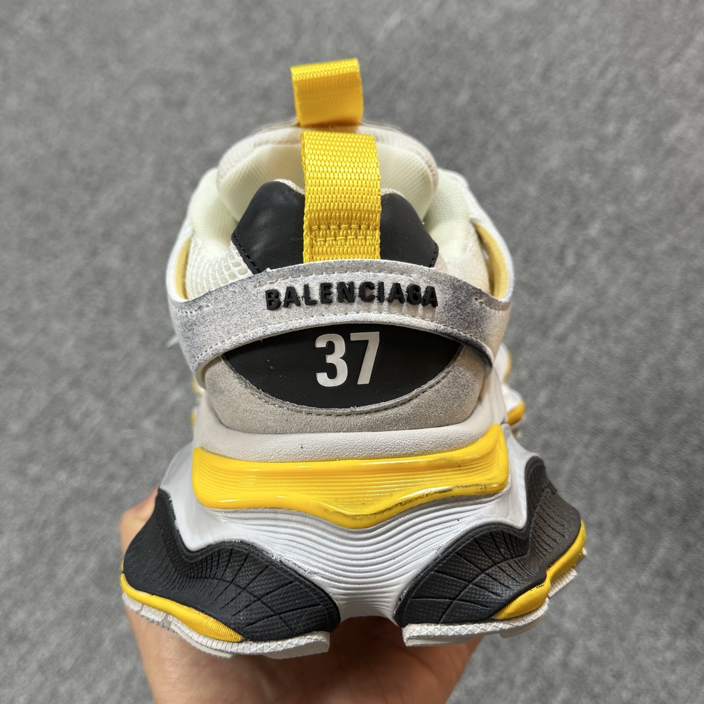 ♨️特价双十一重磅特价！市场知名版本 巴黎世家11代 没有华丽文案说词，只有实打实的价格回馈！尺码36-