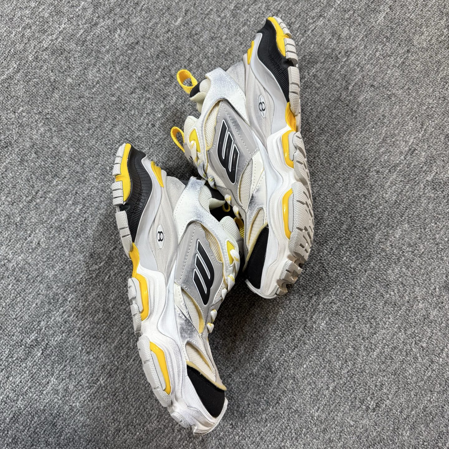 ♨️特价双十一重磅特价！市场知名版本 巴黎世家11代 没有华丽文案说词，只有实打实的价格回馈！尺码36-