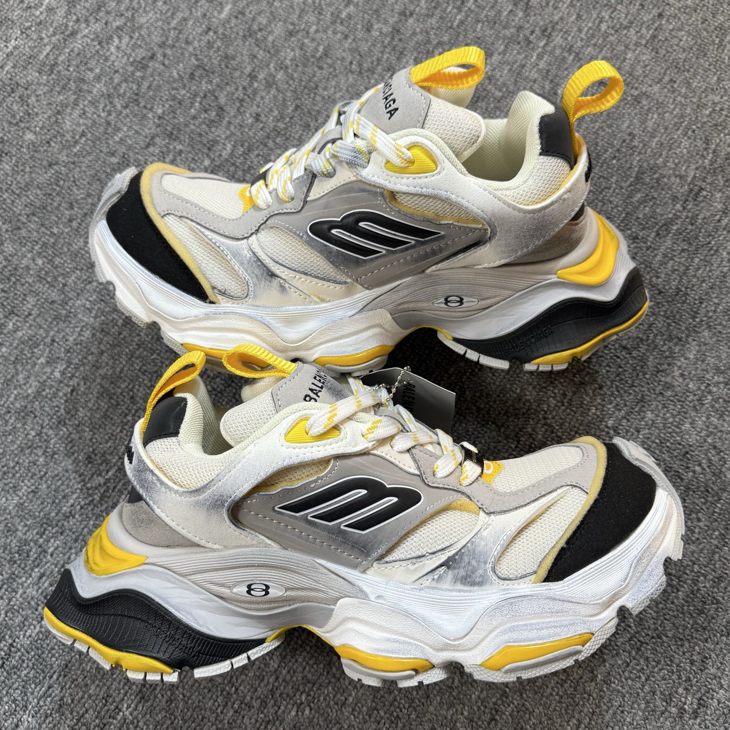 ♨️特价双十一重磅特价！市场知名版本 巴黎世家11代 没有华丽文案说词，只有实打实的价格回馈！尺码36-