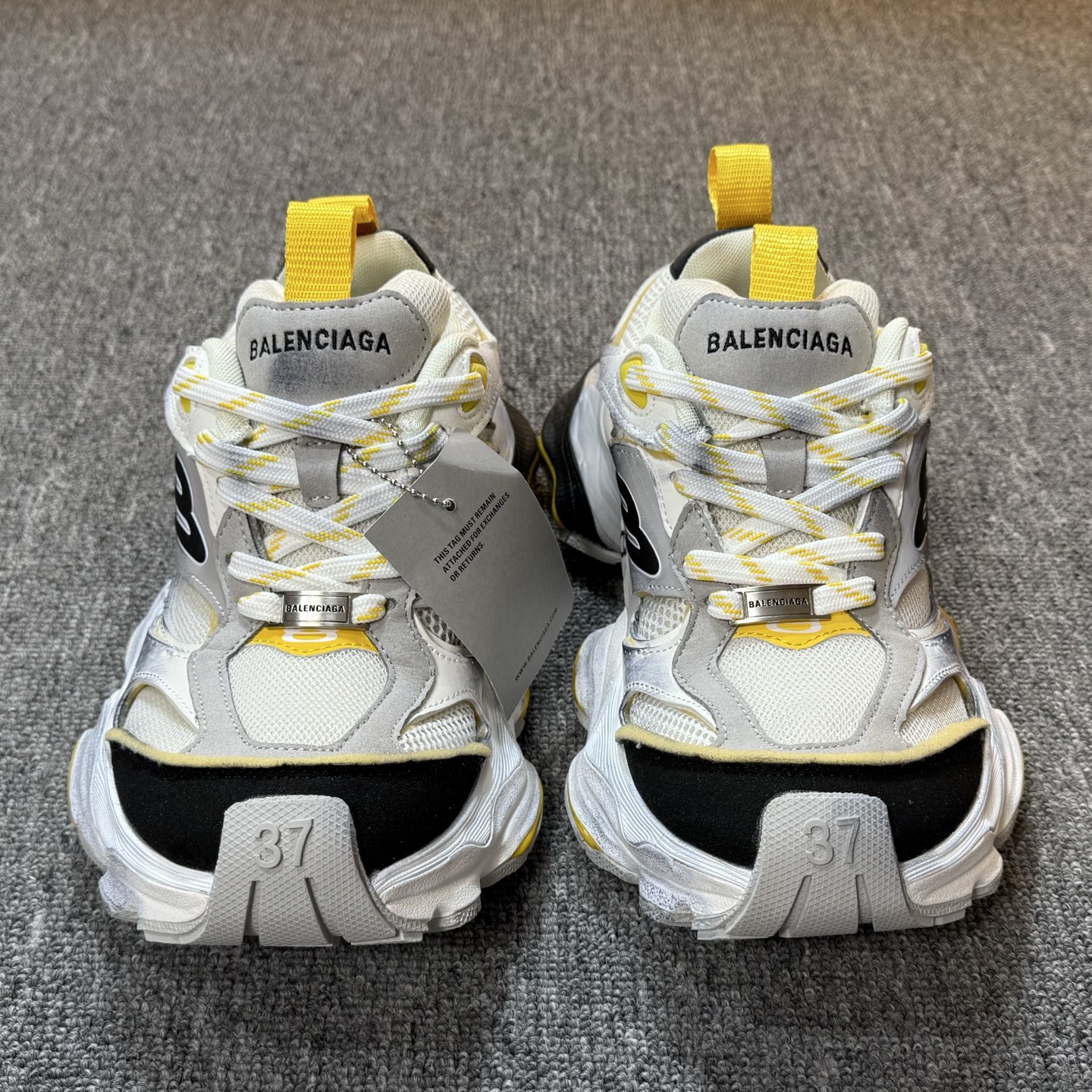 ♨️特价双十一重磅特价！市场知名版本 巴黎世家11代 没有华丽文案说词，只有实打实的价格回馈！尺码36-