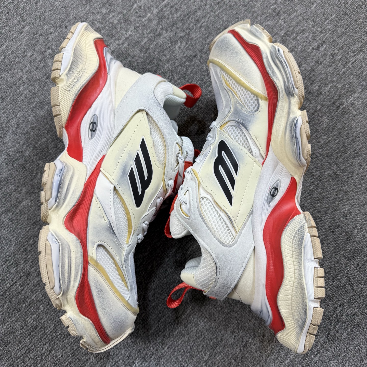 ♨️特价双十一重磅特价！市场知名版本 巴黎世家11代 没有华丽文案说词，只有实打实的价格回馈！尺码36-