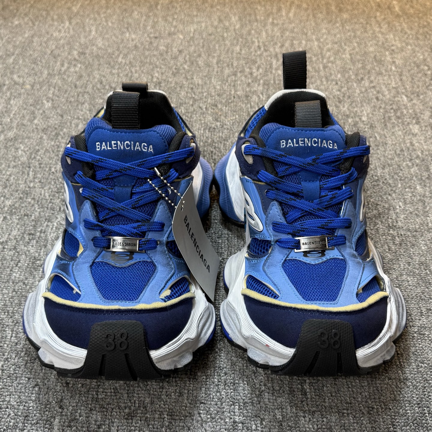 ♨️特价双十一重磅特价！市场知名版本 巴黎世家11代 没有华丽文案说词，只有实打实的价格回馈！尺码35-