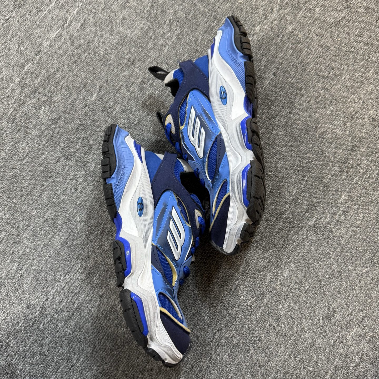 ♨️特价双十一重磅特价！市场知名版本 巴黎世家11代 没有华丽文案说词，只有实打实的价格回馈！尺码35-