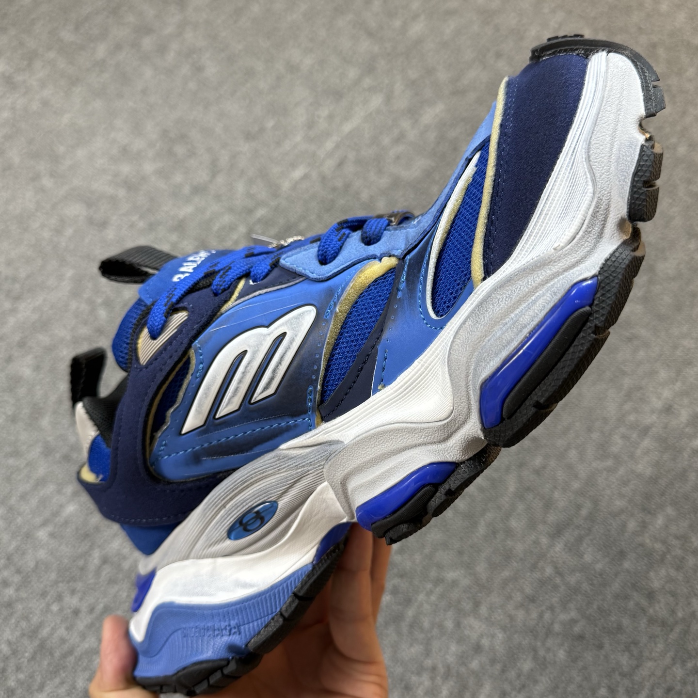 ♨️特价双十一重磅特价！市场知名版本 巴黎世家11代 没有华丽文案说词，只有实打实的价格回馈！尺码35-