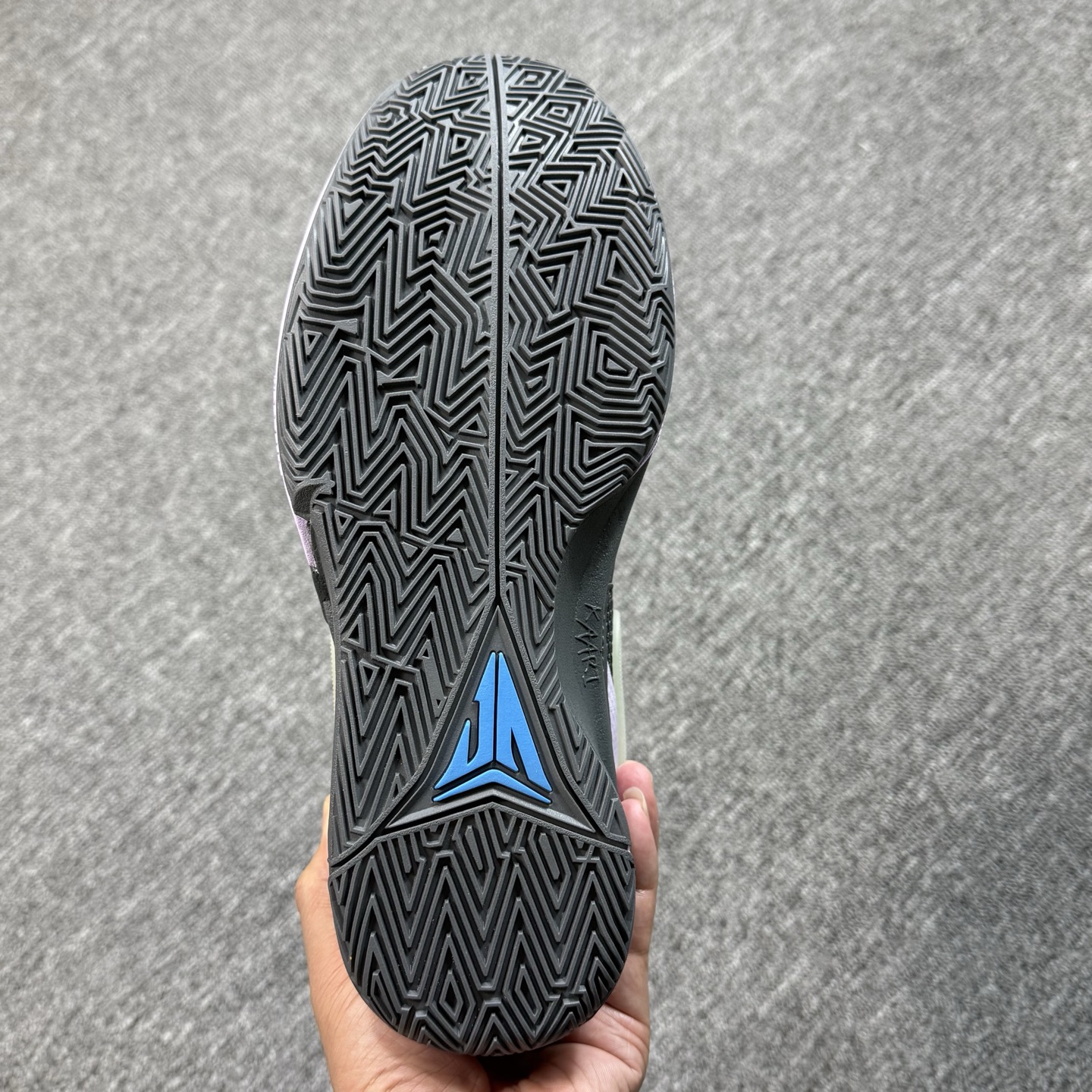 ♨️ 双十一重磅特价 市场知名版本 莫兰特 篮球鞋 深灰紫！尺码39-47齐，♨️偏小0.5-1个尺码！