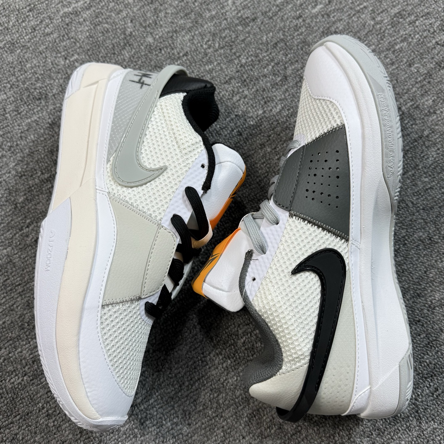 ♨️ 双十一重磅特价 市场知名版本 莫兰特 篮球鞋 白灰黑！尺码40-47齐，♨️偏小0.5-1个尺码！