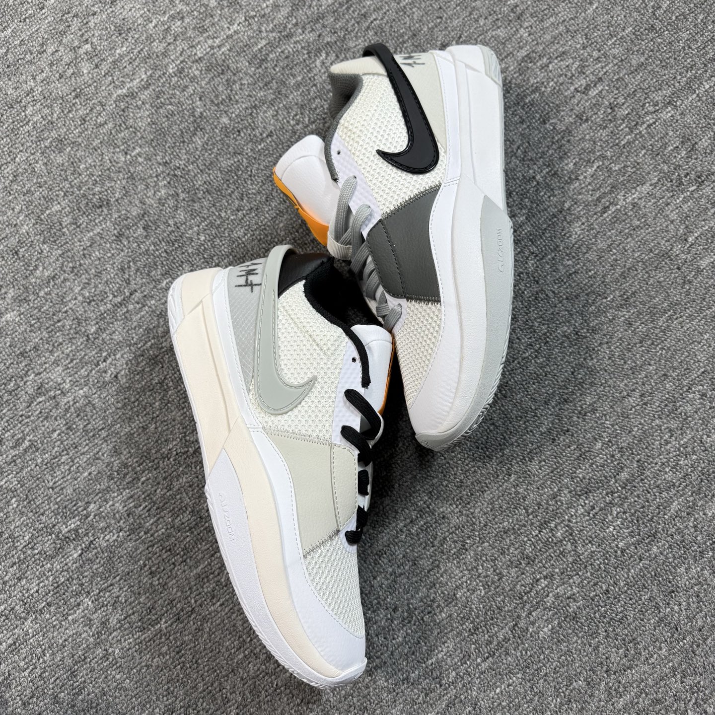 ♨️ 双十一重磅特价 市场知名版本 莫兰特 篮球鞋 白灰黑！尺码40-47齐，♨️偏小0.5-1个尺码！