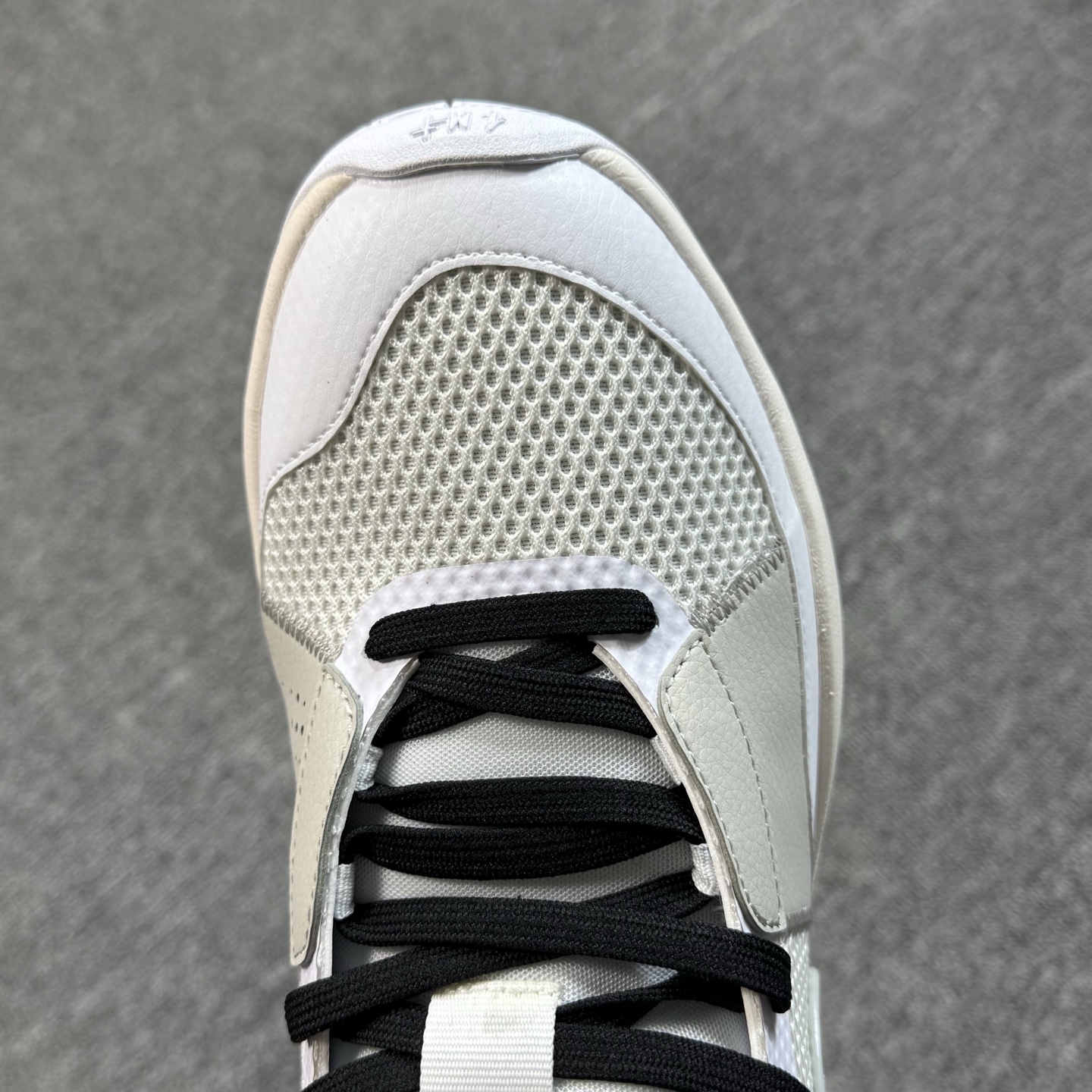 ♨️ 双十一重磅特价 市场知名版本 莫兰特 篮球鞋 白灰黑！尺码40-47齐，♨️偏小0.5-1个尺码！