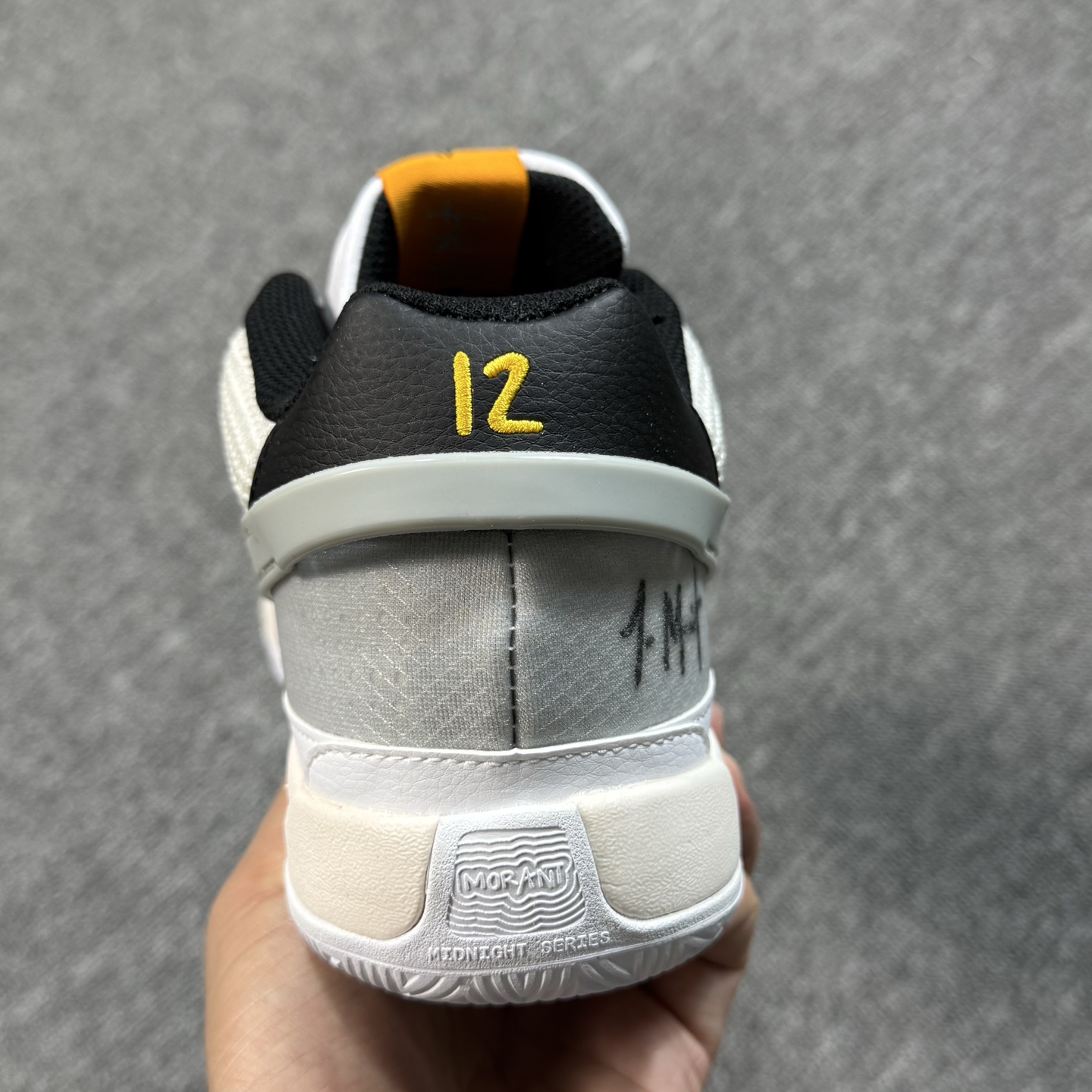 ♨️ 双十一重磅特价 市场知名版本 莫兰特 篮球鞋 白灰黑！尺码40-47齐，♨️偏小0.5-1个尺码！