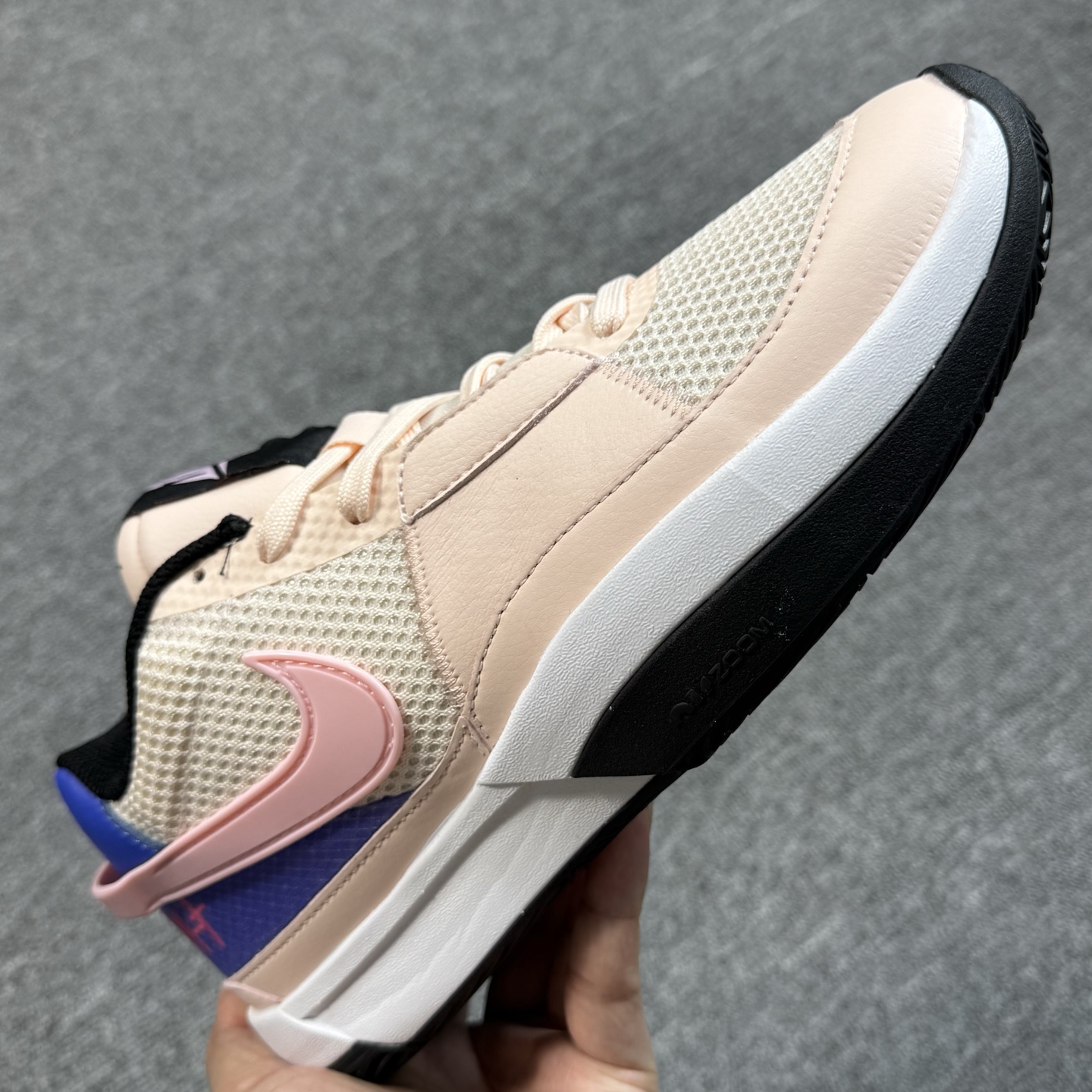 ♨️ 双十一重磅特价 市场知名版本 莫兰特 篮球鞋 米粉紫！尺码40-47齐，♨️偏小0.5-1个尺码！