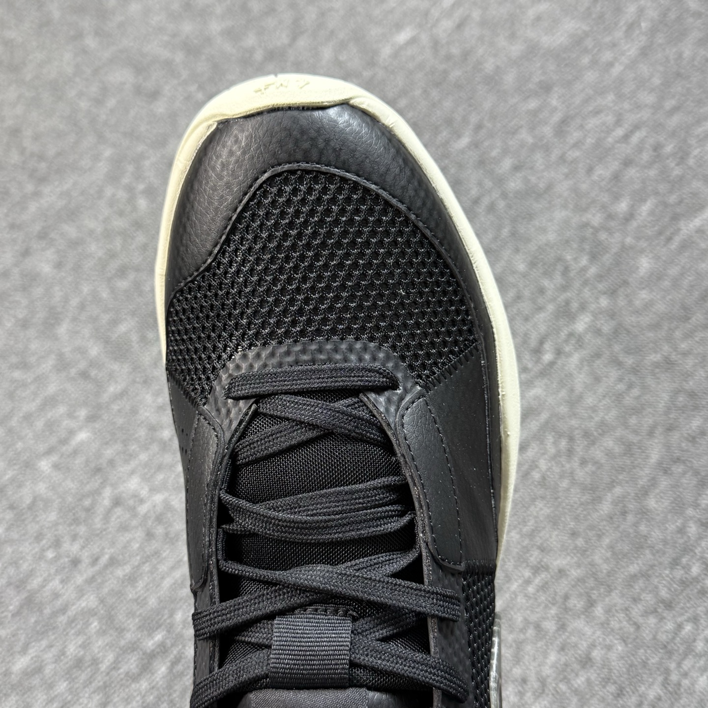 ♨️ 双十一重磅特价 市场知名版本 莫兰特 篮球鞋 黑白！尺码39-47齐，♨️偏小0.5-1个尺码！货