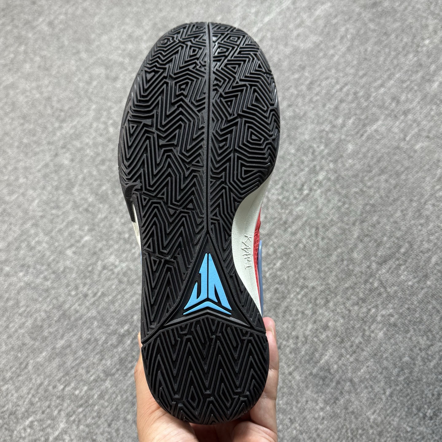 ♨️ 双十一重磅特价 市场知名版本 莫兰特 篮球鞋 红黑！尺码40-47齐，♨️偏小0.5-1个尺码！货