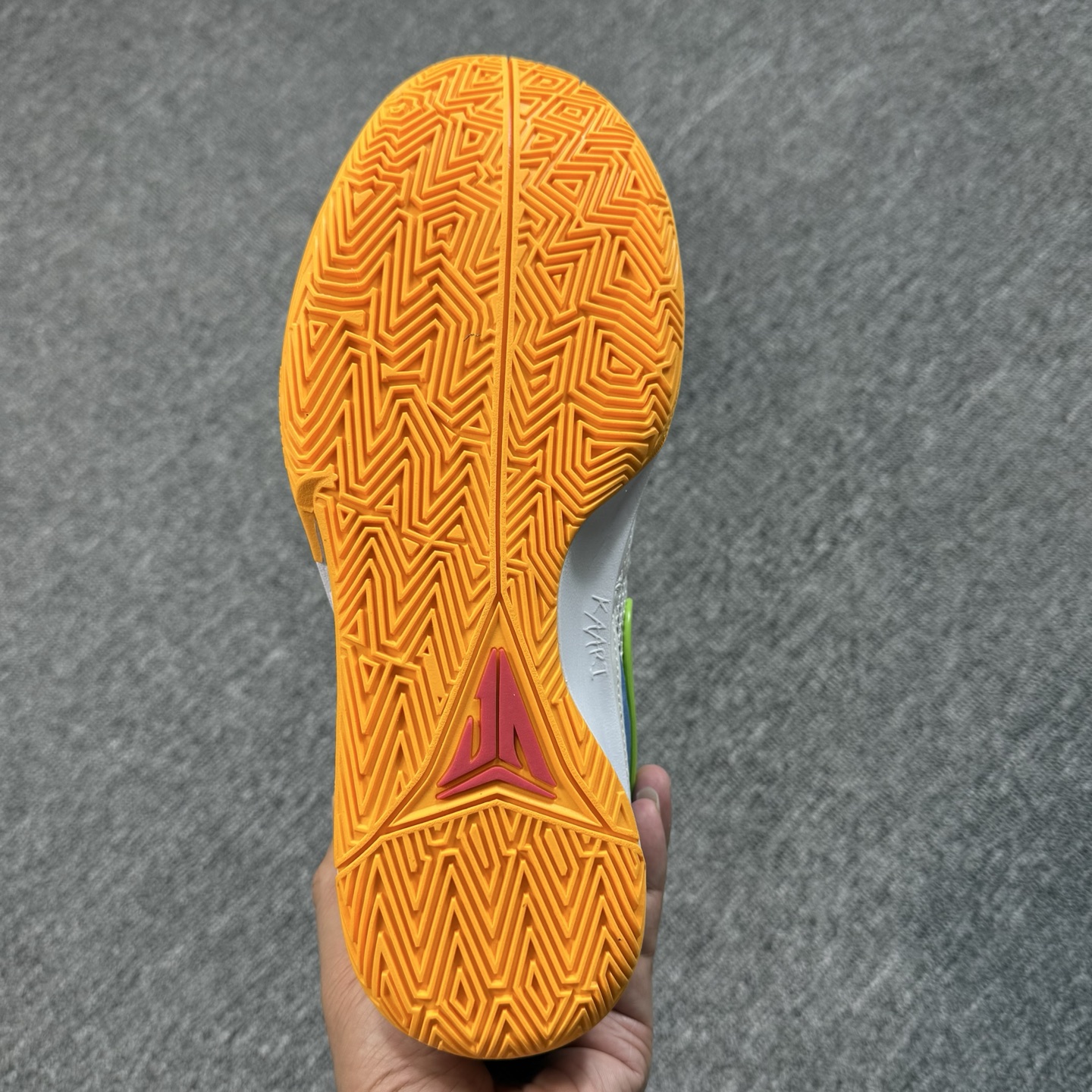 ♨️ 双十一重磅特价 市场知名版本 莫兰特 篮球鞋 灰蓝橙色！尺码39-47齐，♨️偏小0.5-1个尺码