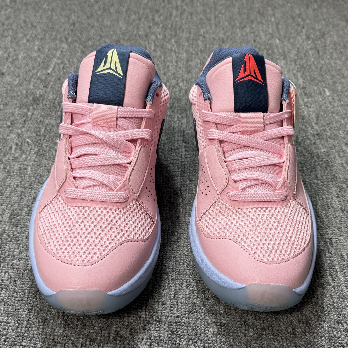 ♨️ 双十一重磅特价 市场知名版本 莫兰特 篮球鞋 粉色！尺码39-47齐，♨️偏小0.5-1个尺码！货