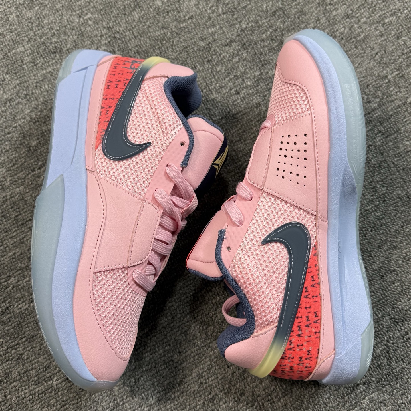 ♨️ 双十一重磅特价 市场知名版本 莫兰特 篮球鞋 粉色！尺码39-47齐，♨️偏小0.5-1个尺码！货