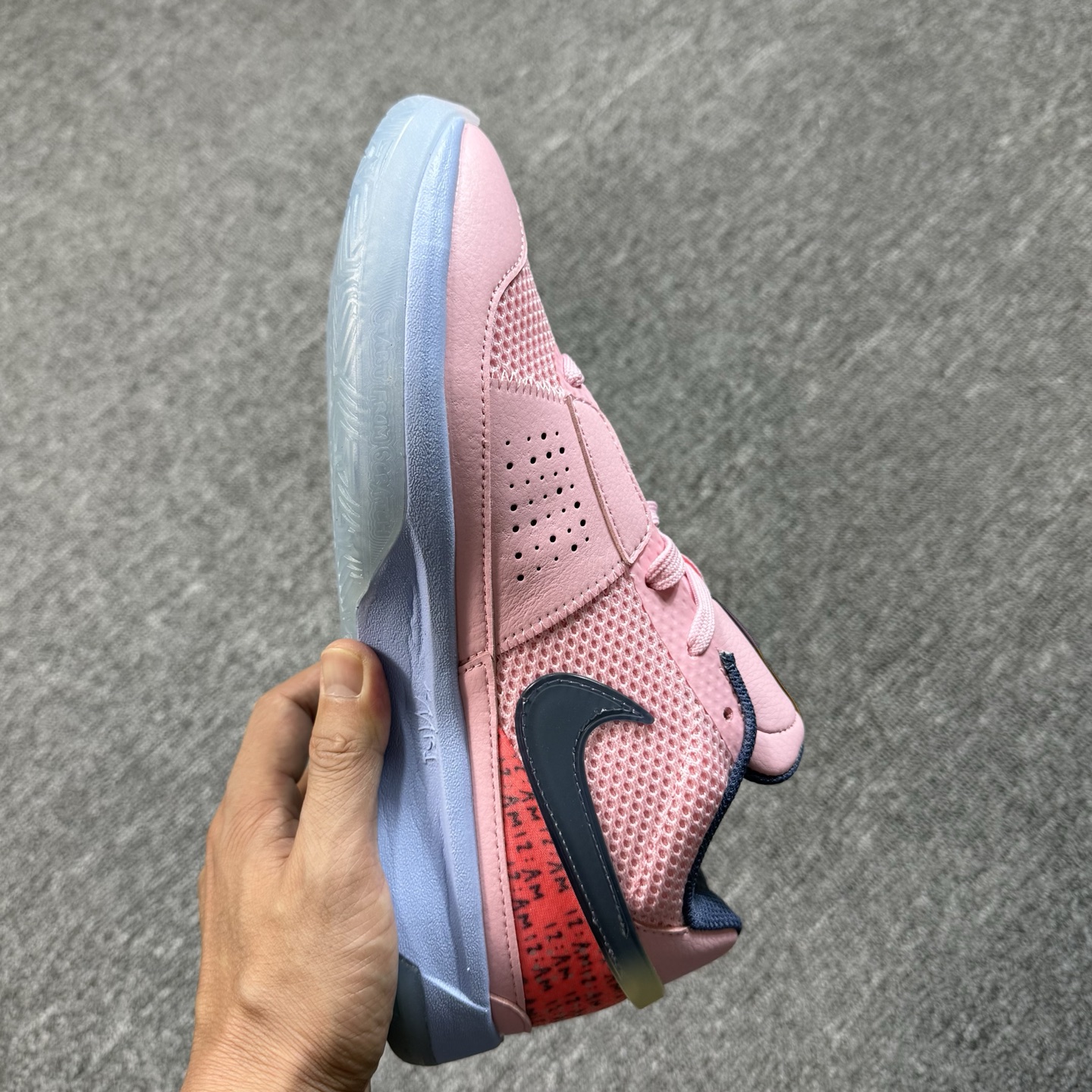 ♨️ 双十一重磅特价 市场知名版本 莫兰特 篮球鞋 粉色！尺码39-47齐，♨️偏小0.5-1个尺码！货