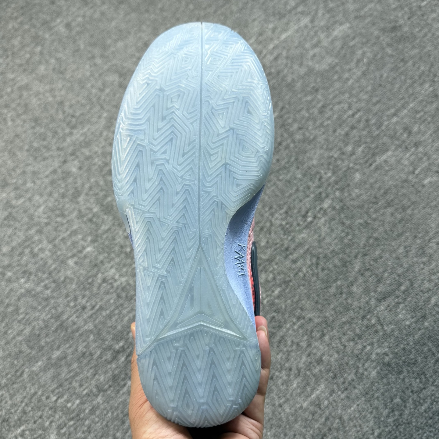 ♨️ 双十一重磅特价 市场知名版本 莫兰特 篮球鞋 粉色！尺码39-47齐，♨️偏小0.5-1个尺码！货