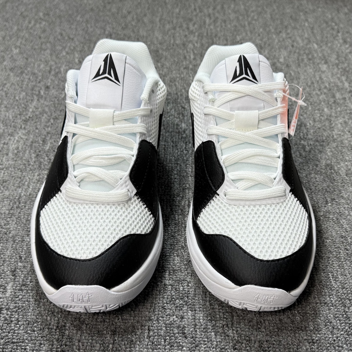 ♨️ 双十一重磅特价 市场知名版本 莫兰特 篮球鞋 黑白熊猫！尺码39-47齐，♨️偏小0.5-1个尺码