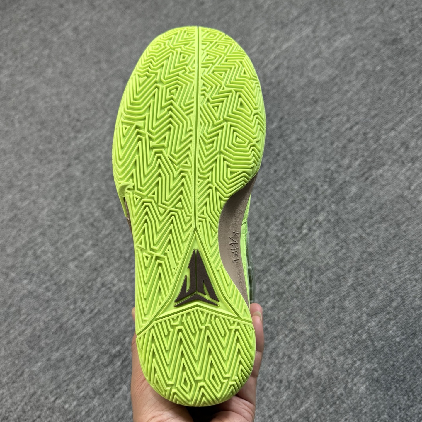 ♨️ 双十一重磅特价 市场知名版本 莫兰特 篮球鞋 绿色！尺码40-47齐，♨️偏小0.5-1个尺码！货