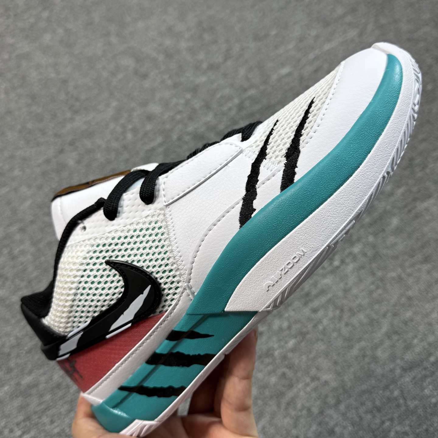 ♨️ 双十一重磅特价 市场知名版本 莫兰特 篮球鞋 白蓝红！尺码40-47齐，♨️偏小0.5-1个尺码！