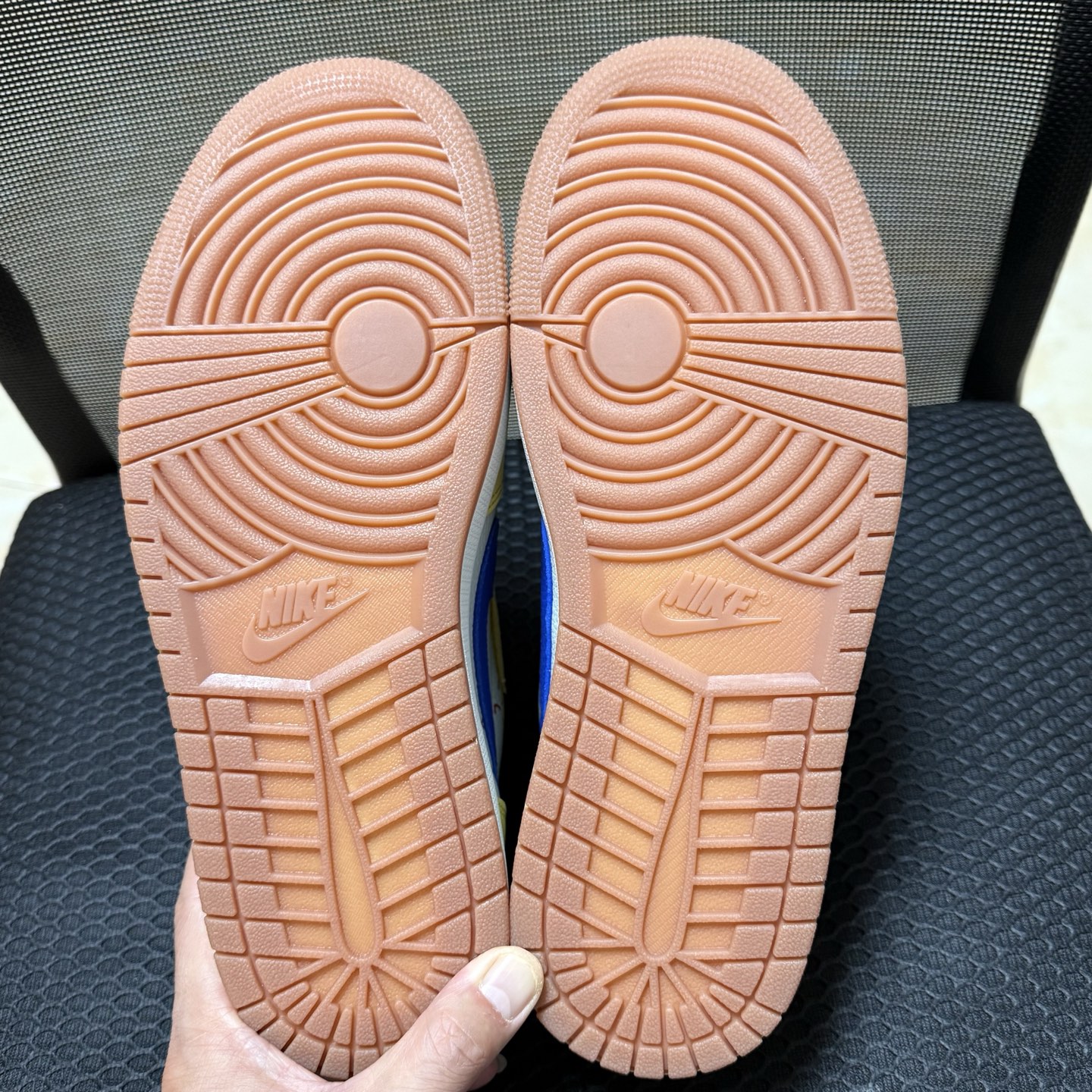 aj1倒钩低帮7.0黄蓝！尺码35.5-47.5全码出货，同品质，同价位市场无对手的存在 ，