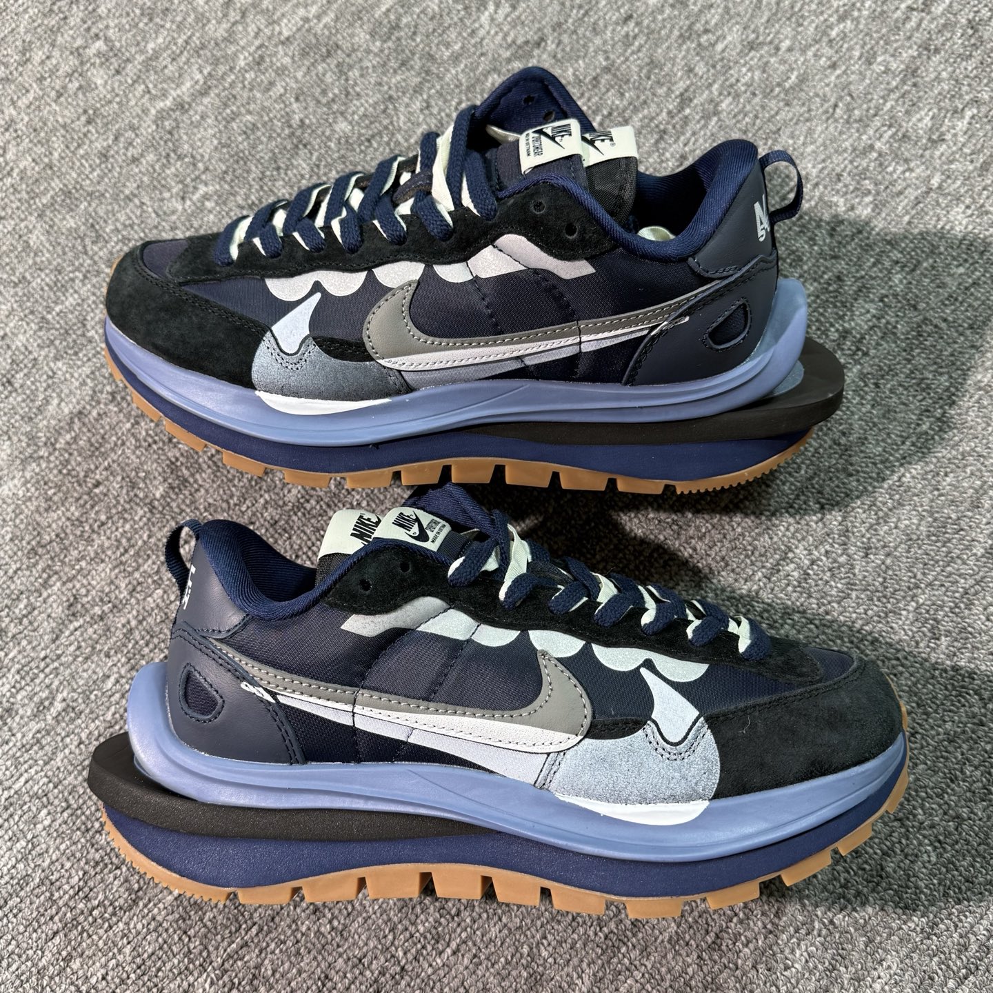 ♨️特价！神版Sacai 深蓝黑！货号DD1875-700！市场数一数二的顶级货，把握手速老铁，批件起客