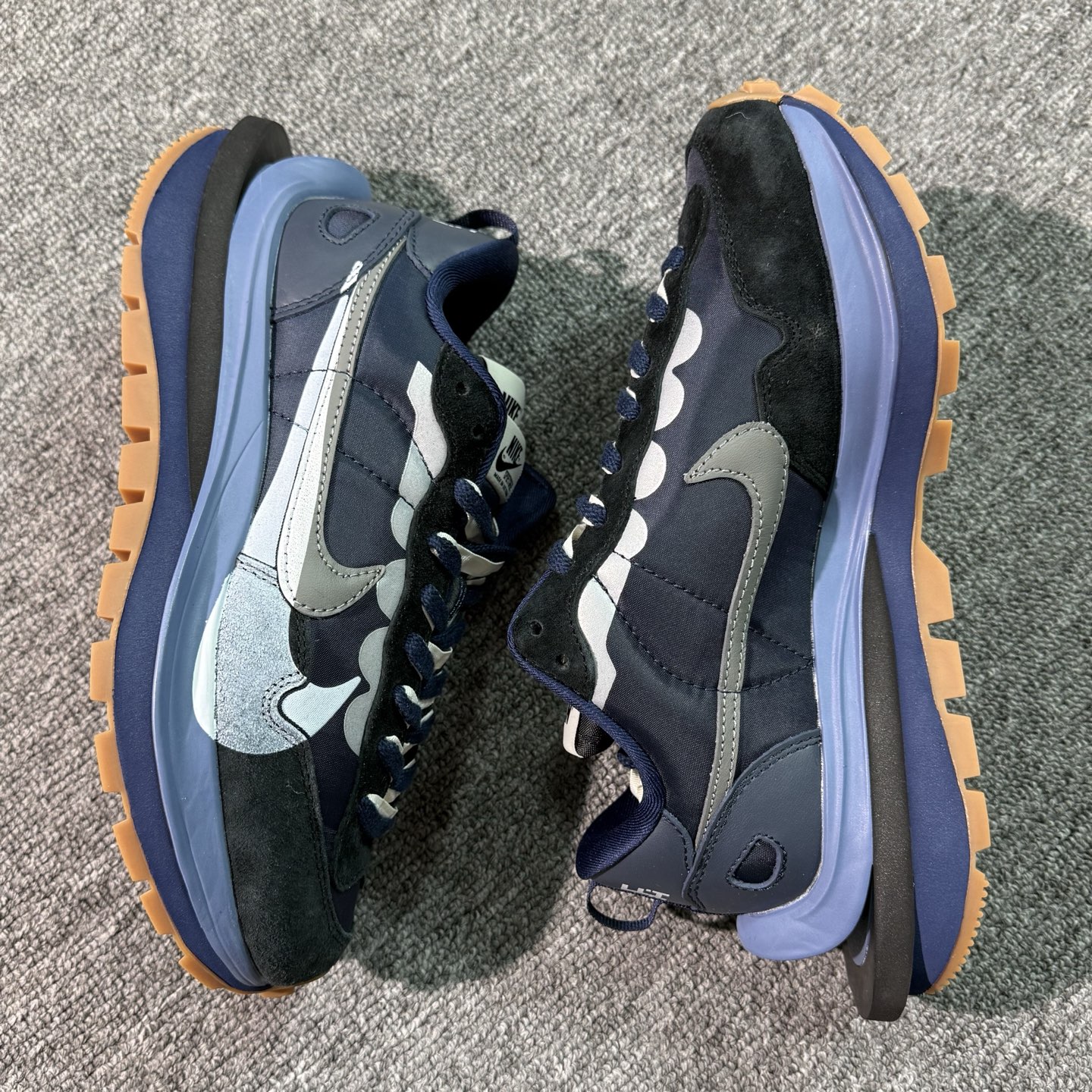 ♨️特价！神版Sacai 深蓝黑！货号DD1875-700！市场数一数二的顶级货，把握手速老铁，批件起客