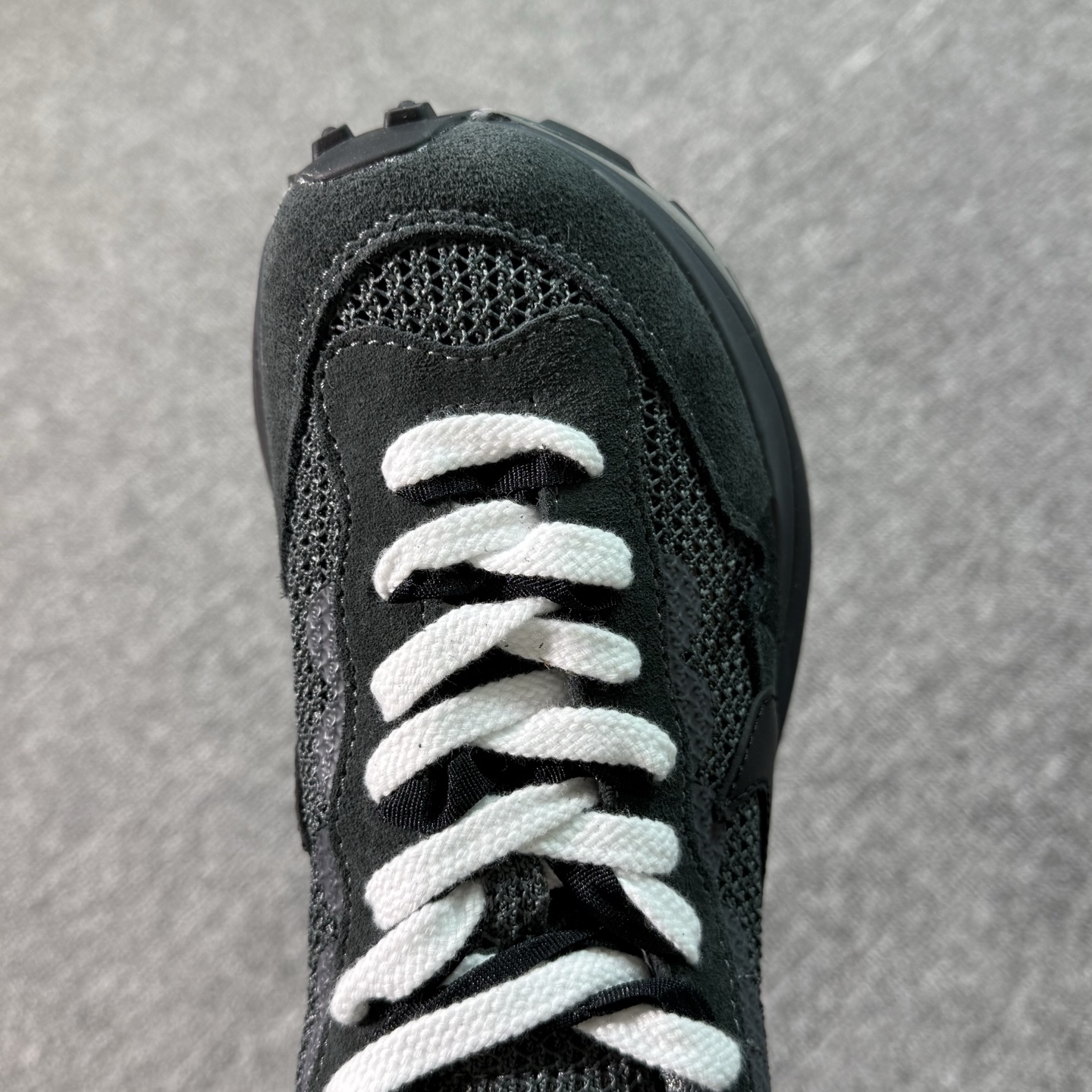 ♨️特价！神版Sacai 灰黑！货号CV1363-105！市场数一数二的顶级货，把握手速老铁，批件起客户