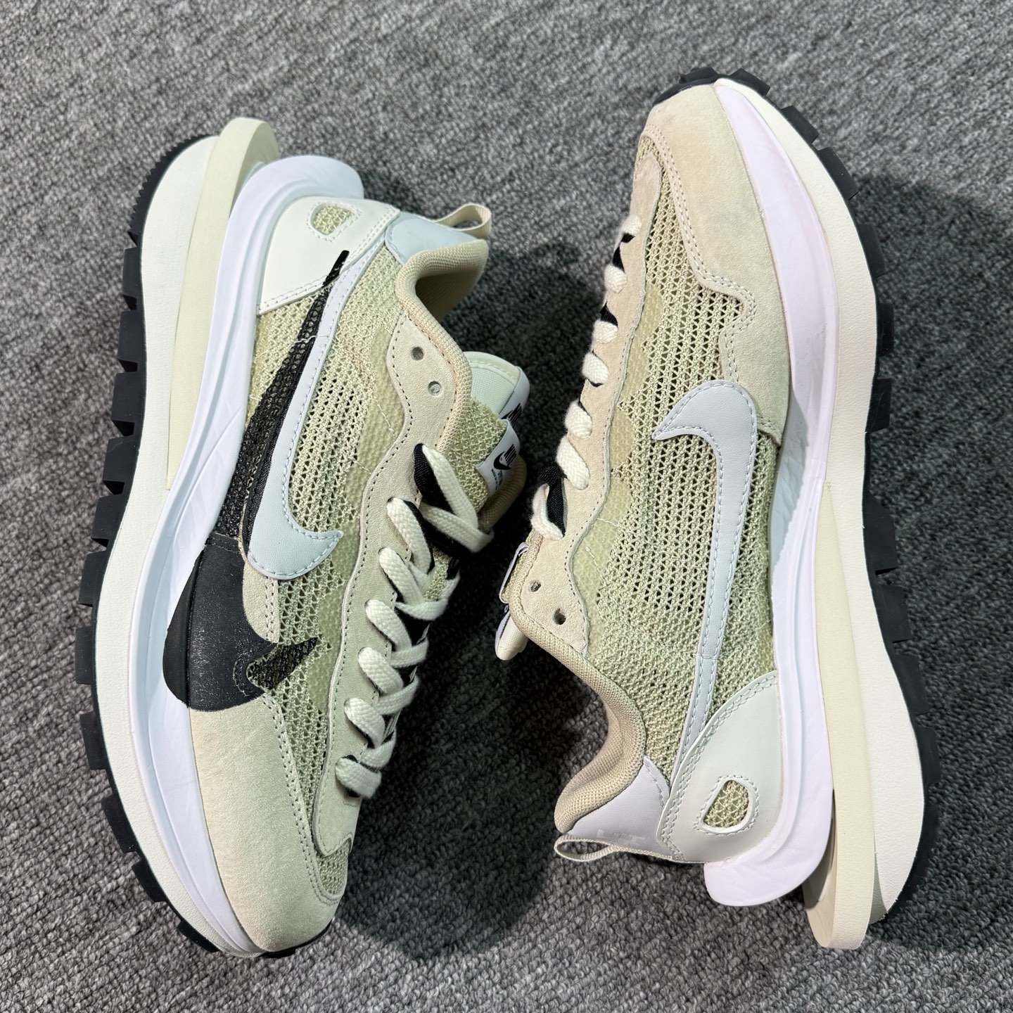 ♨️特价！神版Sacai 米黄！货号CV1363-108！市场数一数二的顶级货，把握手速老铁，批件起客户