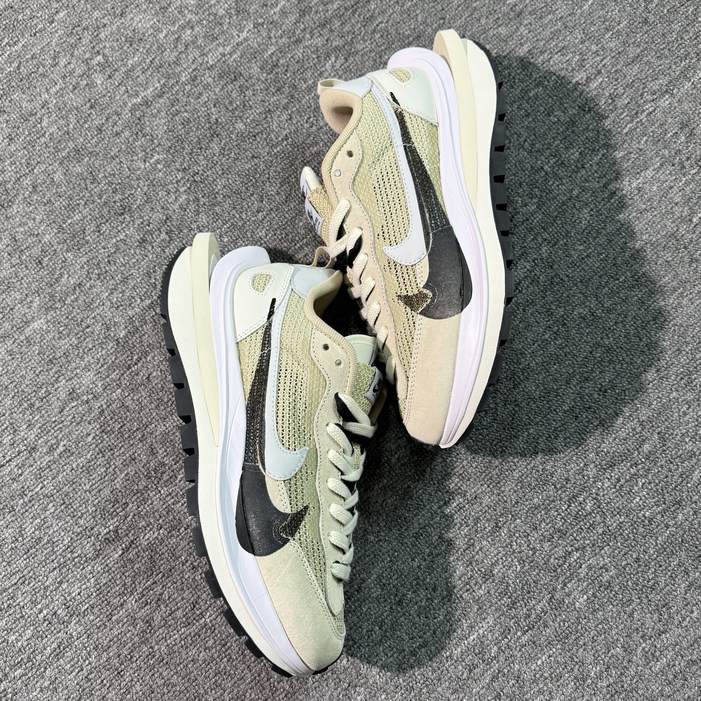 ♨️特价！神版Sacai 米黄！货号CV1363-108！市场数一数二的顶级货，把握手速老铁，批件起客户