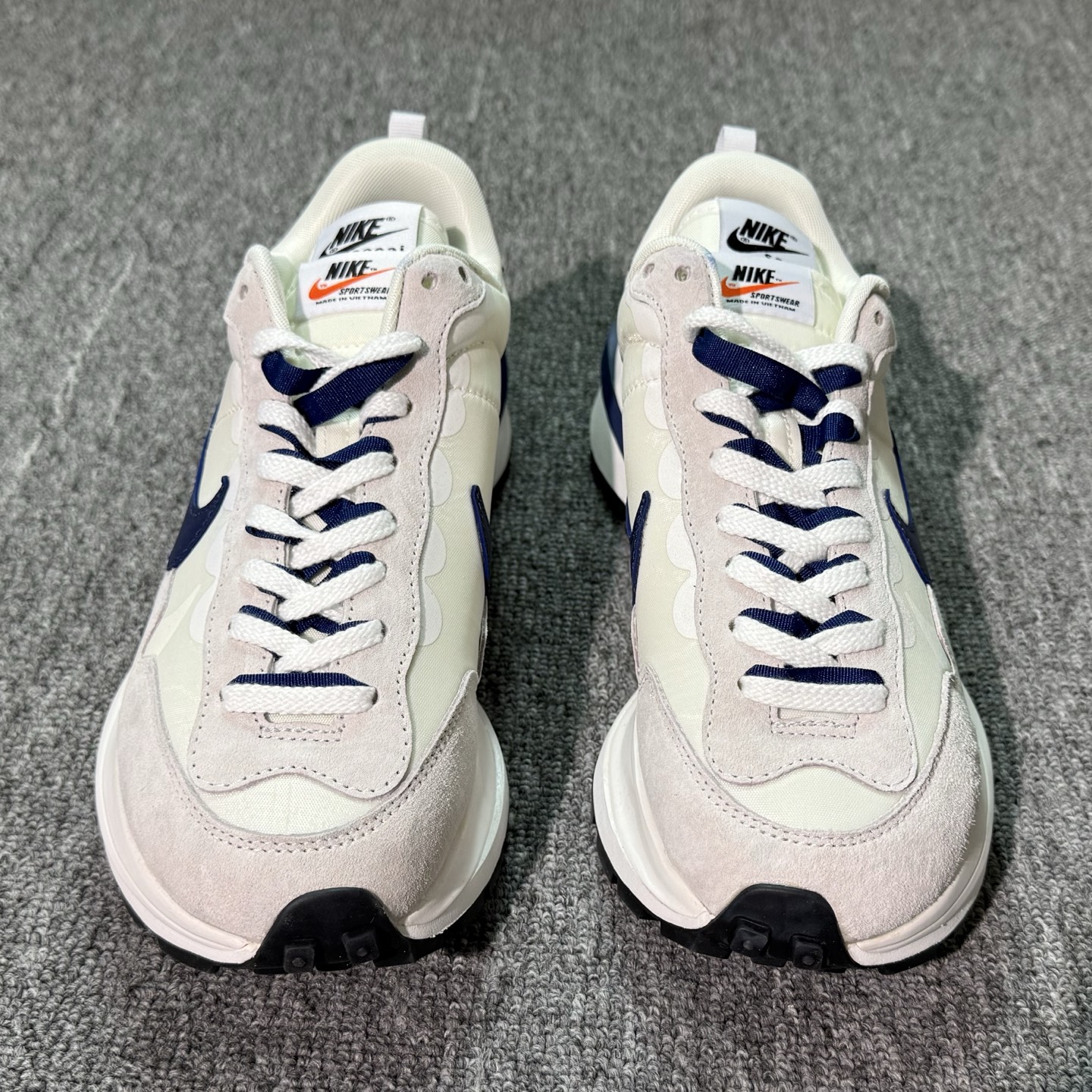 ♨️特价！神版Sacai 米白蓝！货号DD1875-109！市场数一数二的顶级货，把握手速老铁，批件起客