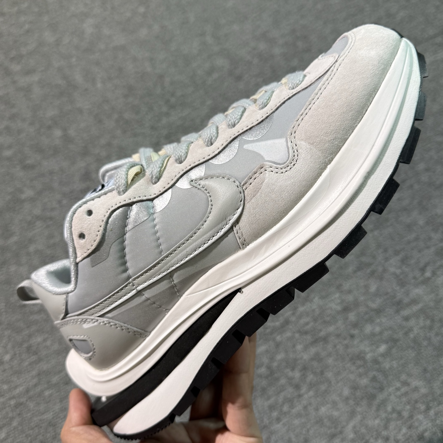 ♨️特价！神版Sacai 灰色！货号DD1875-108！市场数一数二的顶级货，把握手速老铁，批件起客户