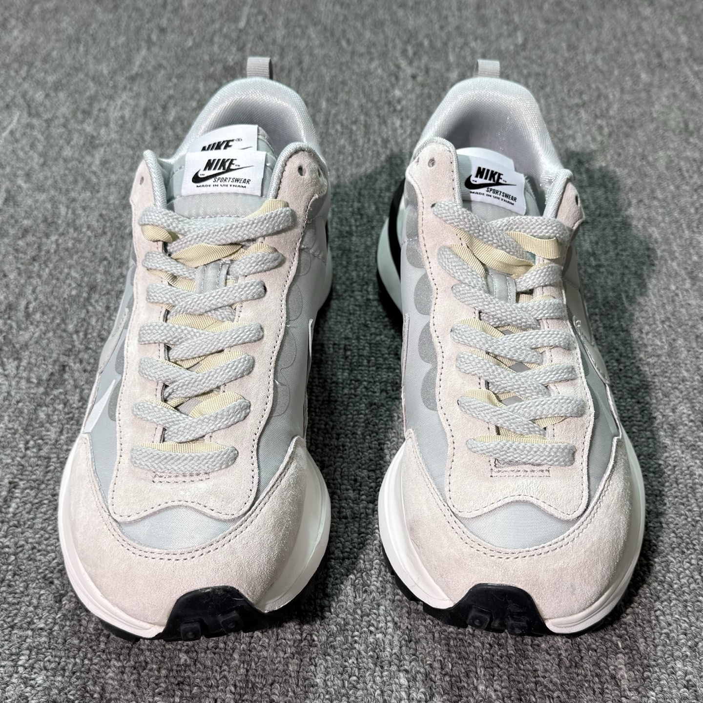 ♨️特价！神版Sacai 灰色！货号DD1875-108！市场数一数二的顶级货，把握手速老铁，批件起客户