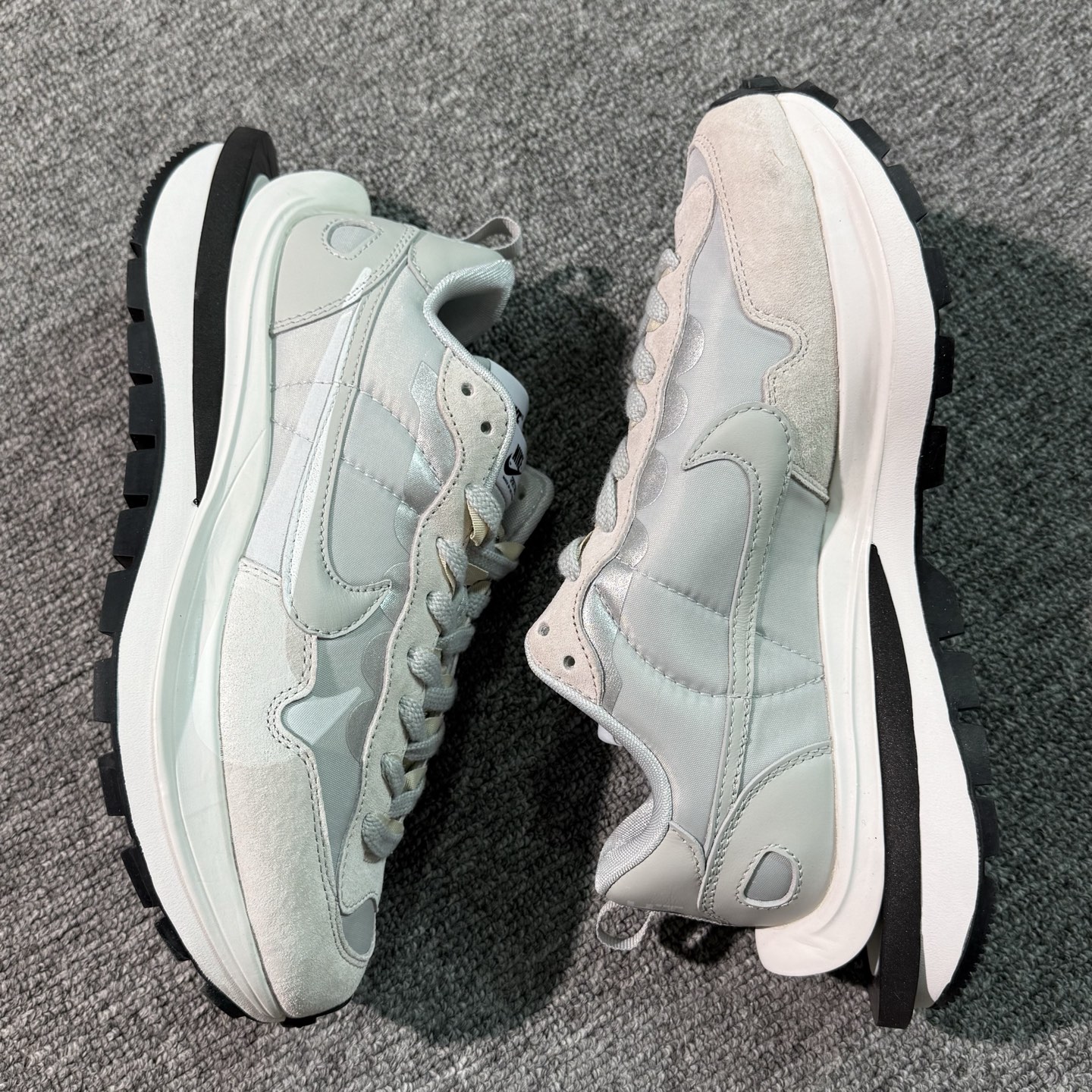 ♨️特价！神版Sacai 灰色！货号DD1875-108！市场数一数二的顶级货，把握手速老铁，批件起客户