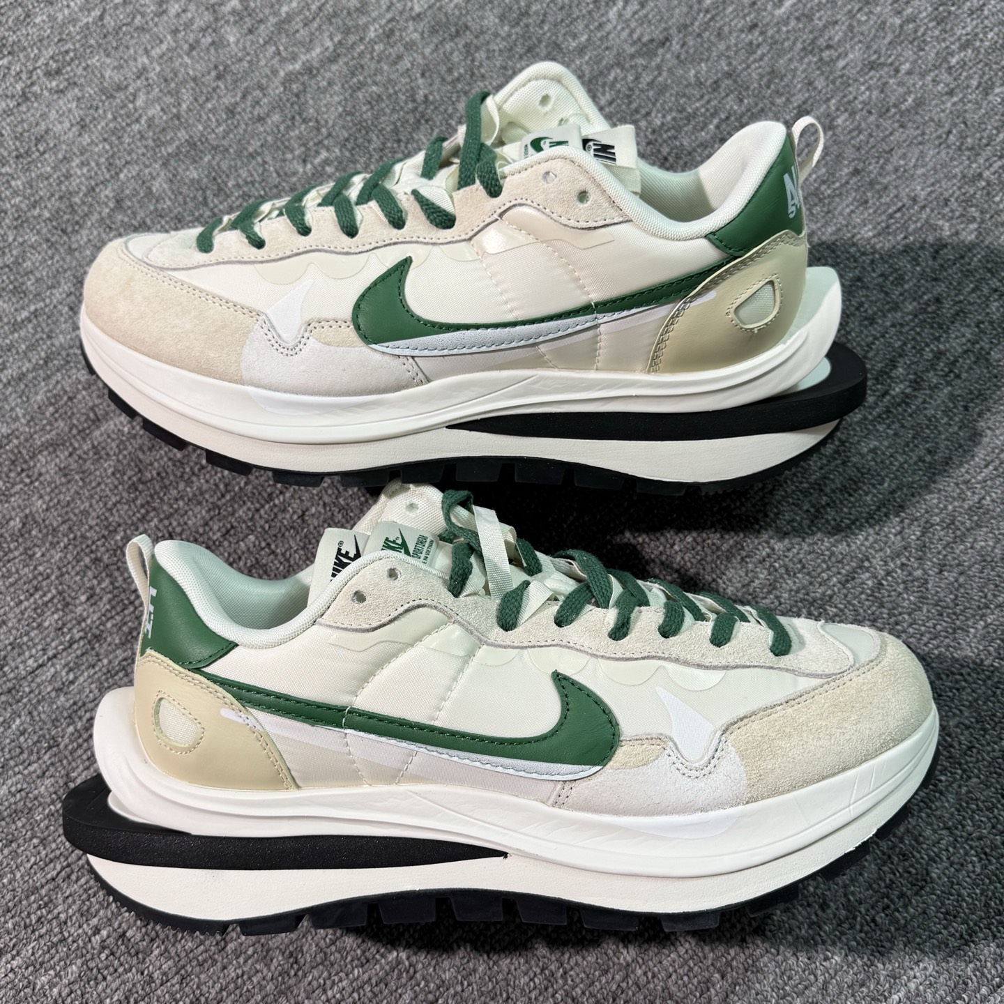 ♨️特价！神版Sacai 米白绿！货号DD1875-102！市场数一数二的顶级货，把握手速老铁，批件起客