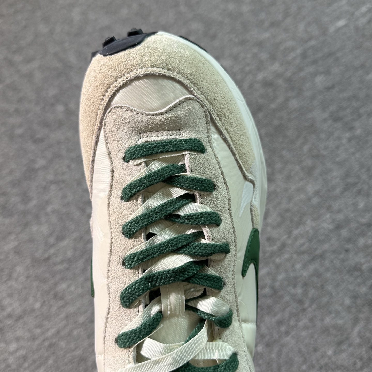 ♨️特价！神版Sacai 米白绿！货号DD1875-102！市场数一数二的顶级货，把握手速老铁，批件起客