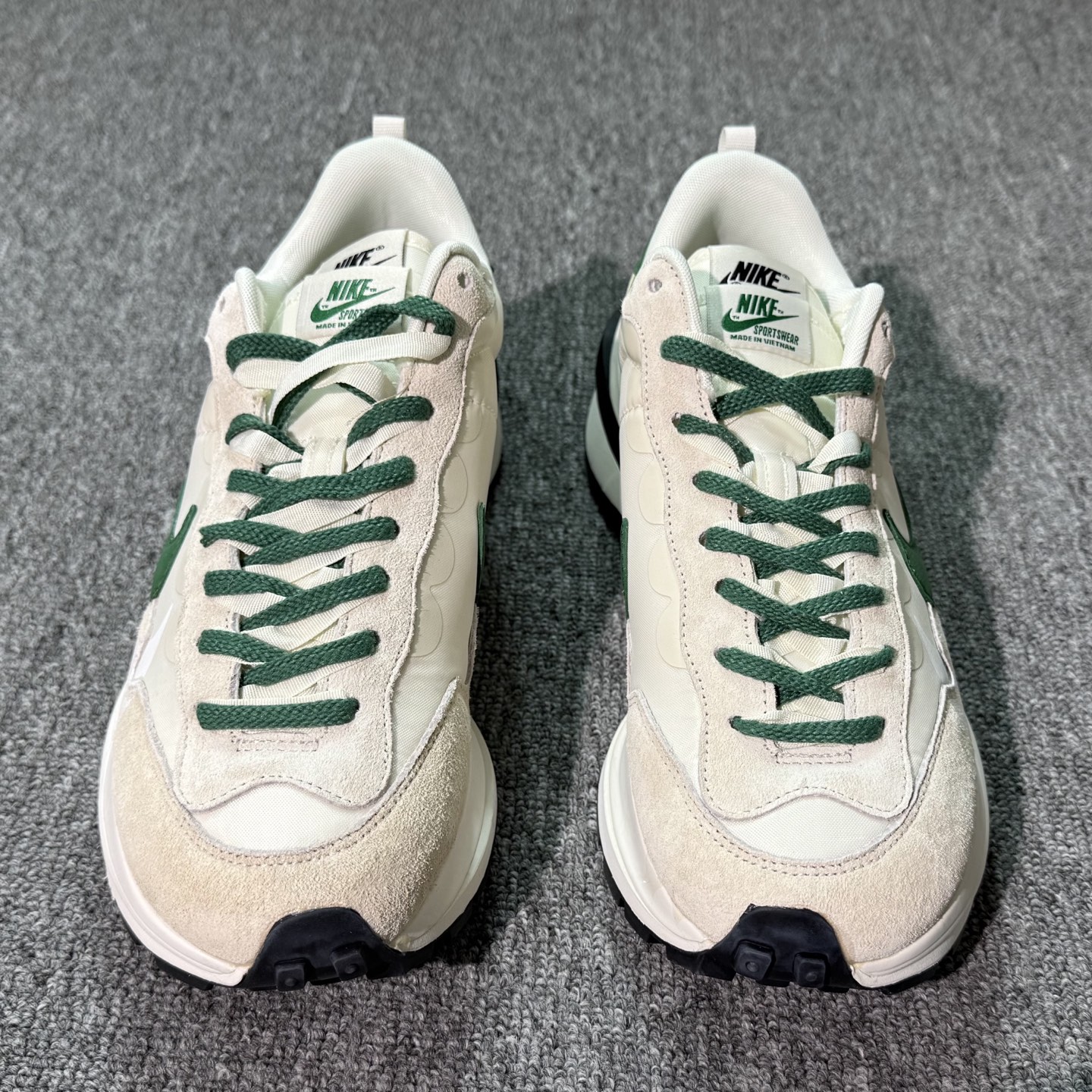 ♨️特价！神版Sacai 米白绿！货号DD1875-102！市场数一数二的顶级货，把握手速老铁，批件起客